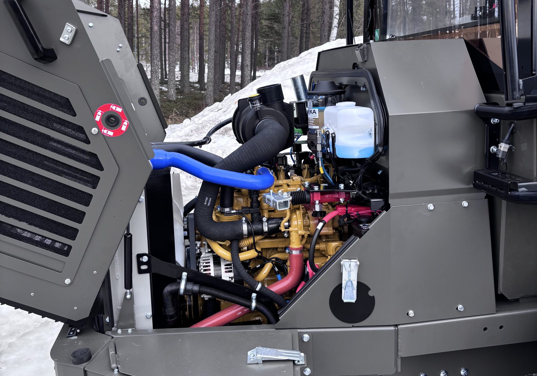 3. Vimek 470 Engine and transmission scaled aspect ratio 1000 700 3. Vimek 470 Engine and transmission scaled aspect ratio 1000 700