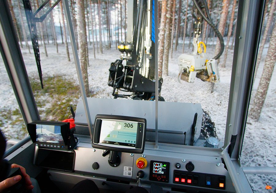 Duo 4. Crane and tool tip equipment aspect ratio 1000 700 Duo 4. Crane and tool tip equipment aspect ratio 1000 700